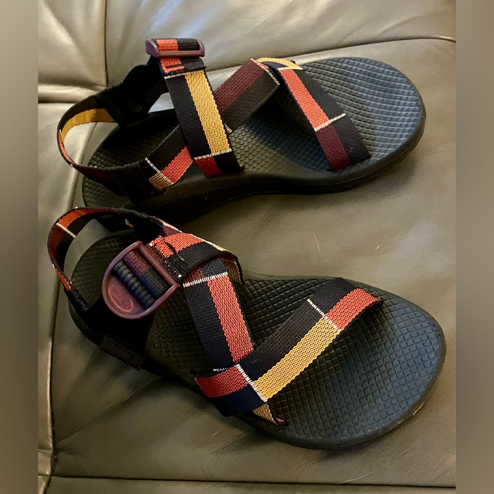 Chaco women’s Mega Z Cloud sandals. In great condition! Size 8.